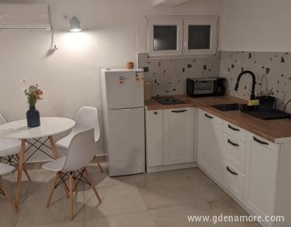 PEMADJO, , logement privé à Lastva Grbaljska, Monténégro - IMG-69a136f299483ab9f41c6cc427382376-V